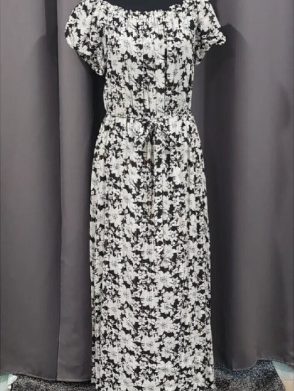 LIKE NEW Sz M LOFT Black White Floral Off Shoulder Maxi Dress